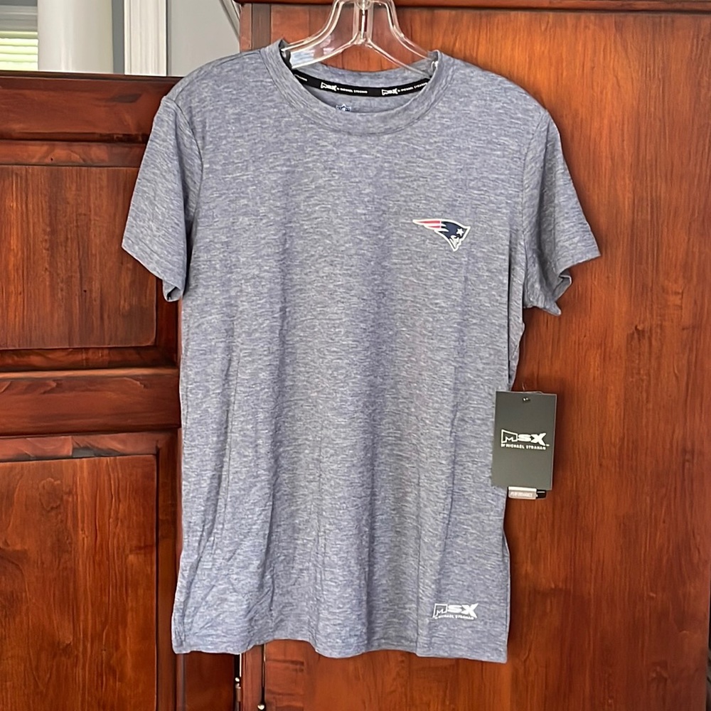 NWT NFL New England Patriots Athletic Performance Shirt